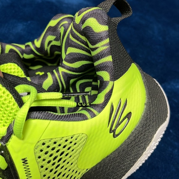 Under Armour UA Steph Curry Hovr Splash 3 3022891-300 Flow green men’s size 8NEW - Picture 9 of 11